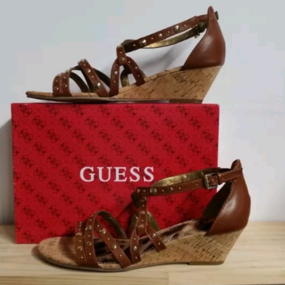 Guess - Picture 2 of 6